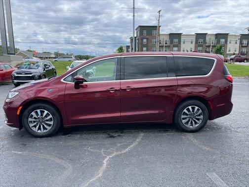 2022 Chrysler Pacifica Hybrid Touring L