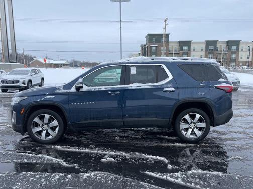 2023 Chevrolet Traverse LT Leather