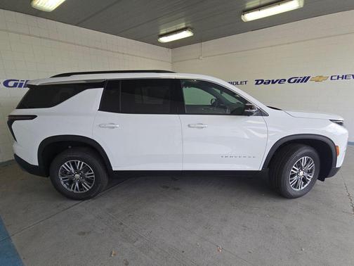 Summit White 2026 Chevrolet Traverse LT