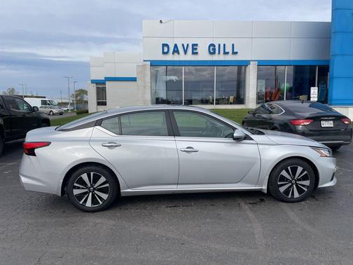 2022 Nissan Altima 2.5 SV