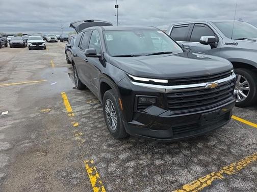 Mosaic Black Metallic 2024 Chevrolet Traverse LS