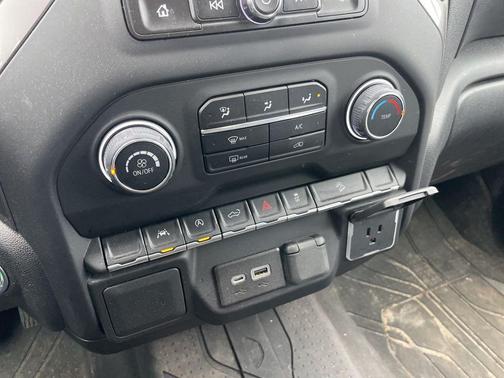 2022 Chevrolet Silverado 1500 Custom Trail Boss