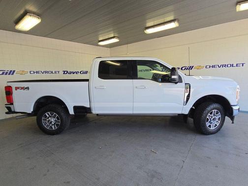 Oxford White 2024 Ford F-250 Lariat