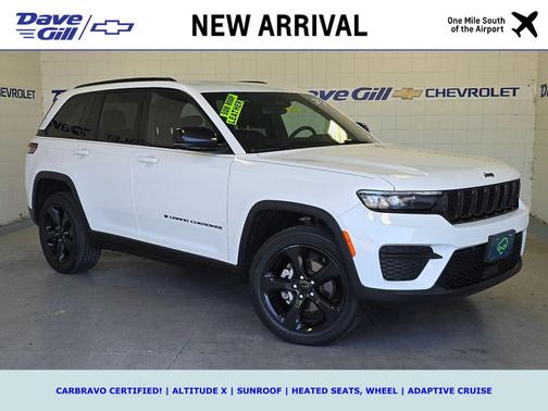 Bright White Clearcoat 2023 Jeep Grand Cherokee Altitude