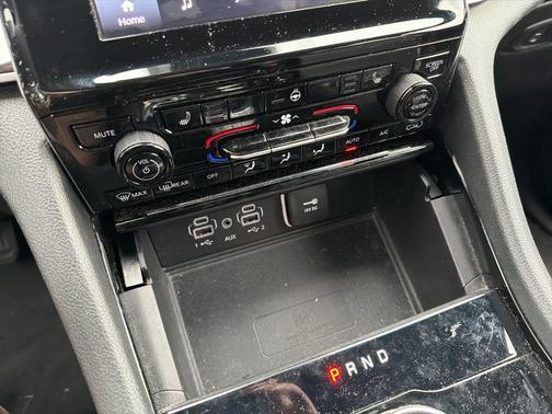 Bright White Clearcoat 2023 Jeep Grand Cherokee Altitude