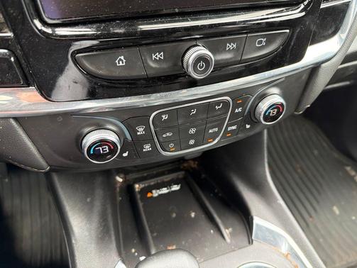 Northsky Blue Metallic 2023 Chevrolet Traverse LT Leather