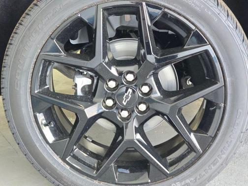 Polar White Tricoat 2026 Chevrolet Traverse RS