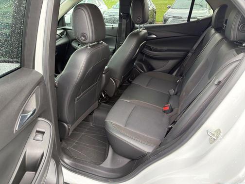 Summit White 2022 Buick Encore GX Preferred