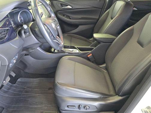 Summit White 2022 Buick Encore GX Preferred