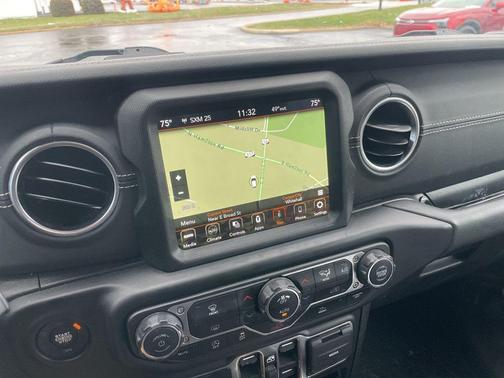 2022 Jeep Gladiator Overland