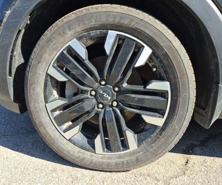 Ebony Black 2023 Kia Telluride SX