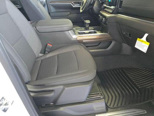 Summit White 2026 Chevrolet Silverado 1500 LT