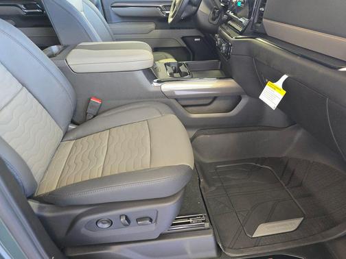 2026 Chevrolet Silverado 2500 Crew Cab, Standard Bed, XR2, 4WD