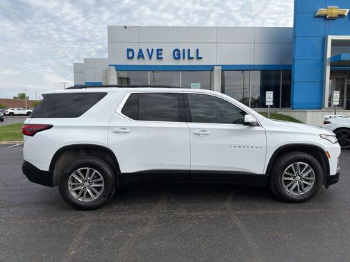 Summit White 2023 Chevrolet Traverse LT Cloth