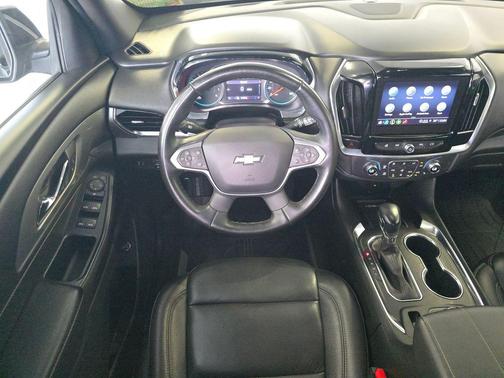 Mosaic Black Metallic 2023 Chevrolet Traverse LT Leather