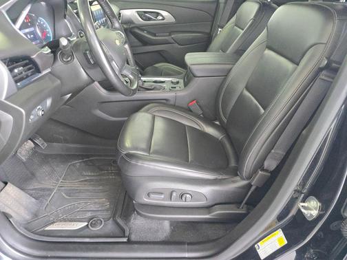 Mosaic Black Metallic 2023 Chevrolet Traverse LT Leather
