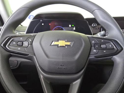 Mosaic Black Metallic 2026 Chevrolet Trailblazer LS