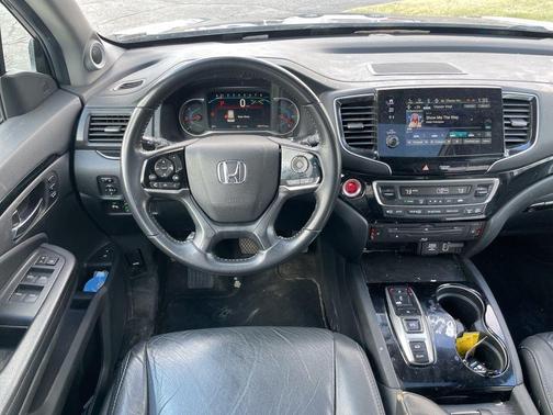 2022 Honda Pilot Touring 8-Passenger