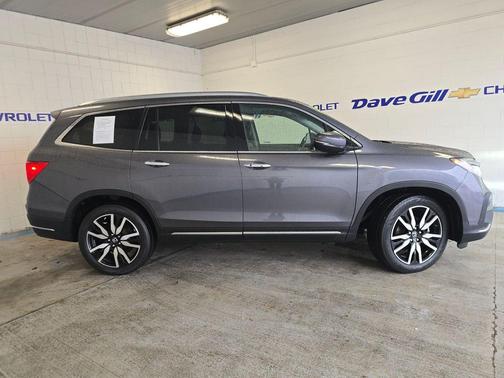 2022 Honda Pilot Touring 8-Passenger