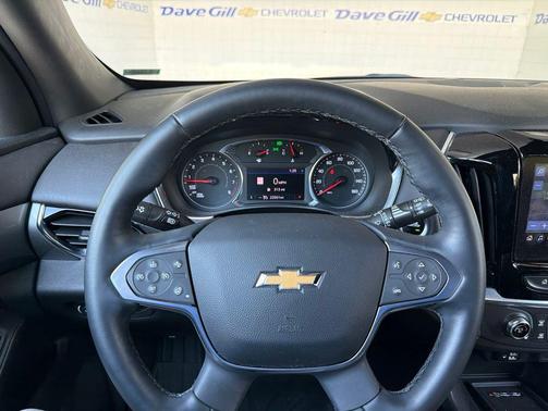 Mosaic Black Metallic 2023 Chevrolet Traverse LT Leather
