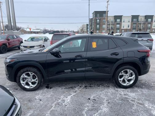 2025 Chevrolet Trax LS