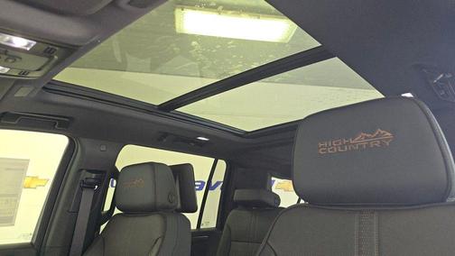 2025 Chevrolet Suburban 4WD High Country