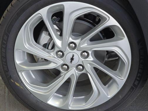 Marina Blue Metallic 2027 Chevrolet Bolt LT FWD