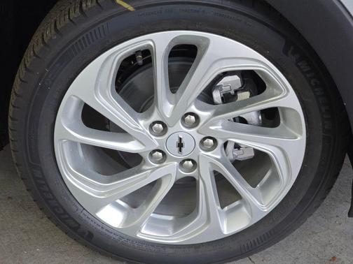 Sterling Gray Metallic 2027 Chevrolet Bolt LT FWD