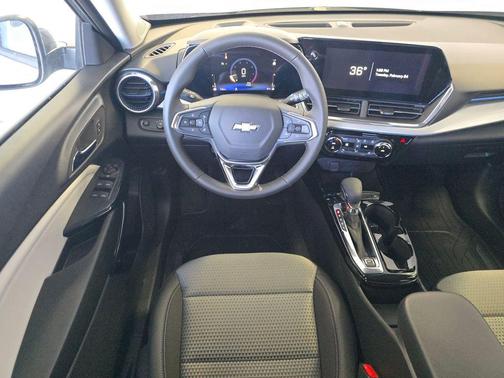 Sterling Gray Metallic 2026 Chevrolet Trax LT