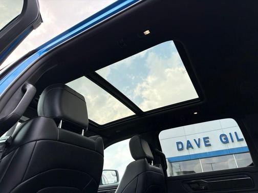 Hydro Blue Pearl 2023 RAM 1500 Rebel