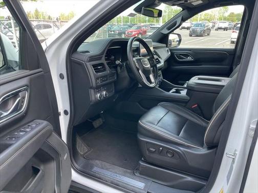 2024 GMC Yukon XL SLT