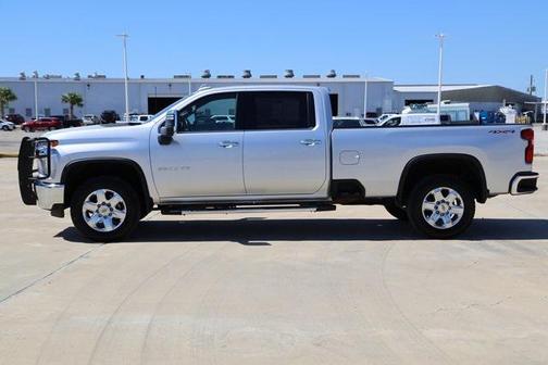 Photo 5 of 29 of 2022 Chevrolet Silverado 3500 LTZ