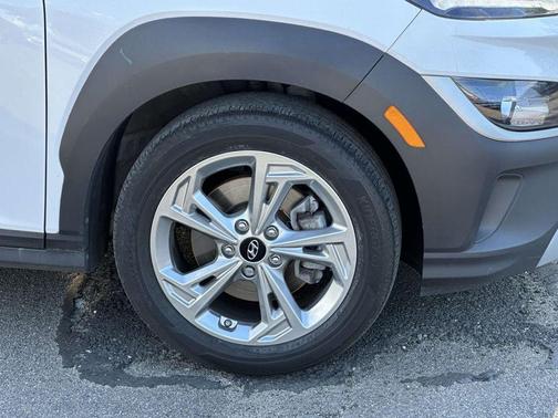 Lunar 2023 Hyundai KONA SEL