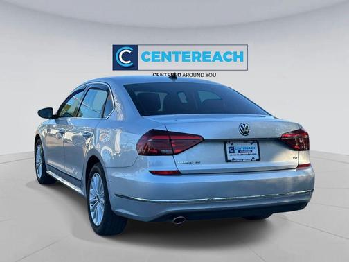 Reflex Silver Metallic 2017 Volkswagen Passat 1.8T SE