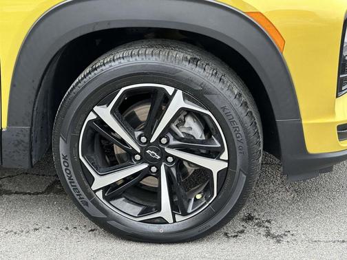 Yellow Metallic 2023 Chevrolet Trailblazer RS