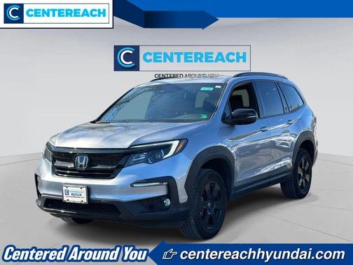 Lunar Silver Metallic 2022 Honda Pilot TrailSport