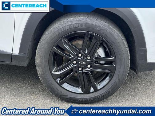 Summit White 2024 Chevrolet Trax ACTIV
