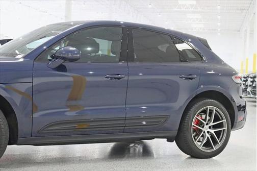 2022 Porsche Macan Base