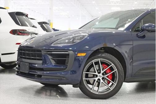 2022 Porsche Macan Base