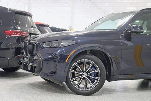 Carbon Black Metallic 2024 BMW X5 xDrive40i