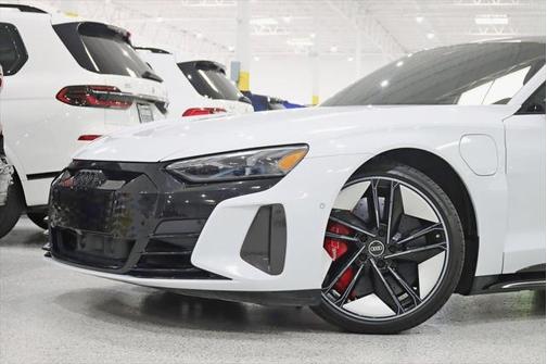 2022 Audi RS e-tron GT Base