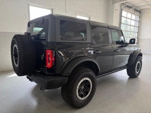Shadow Black 2022 Ford Bronco Badlands