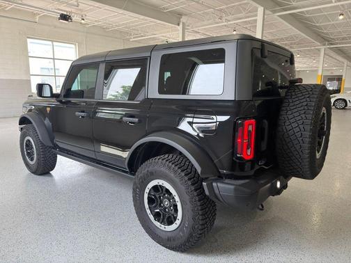 Shadow Black 2022 Ford Bronco Badlands