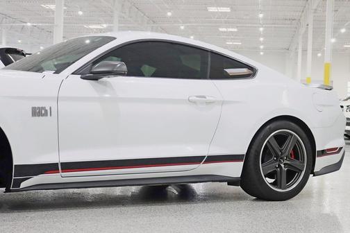 2022 Ford Mustang Mach 1