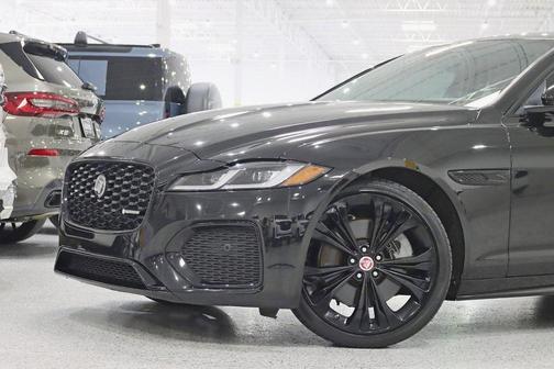 2022 Jaguar XF R-Dynamic SE