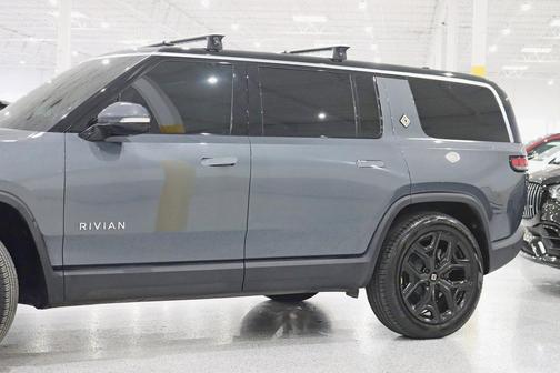 2024 Rivian R1S Adventure