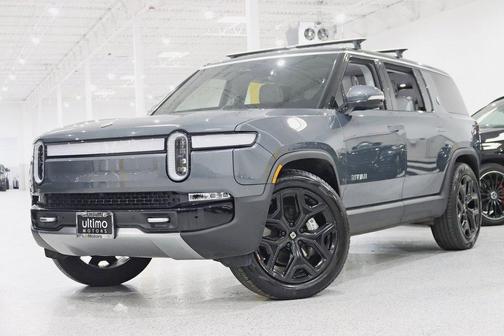 2024 Rivian R1S Adventure