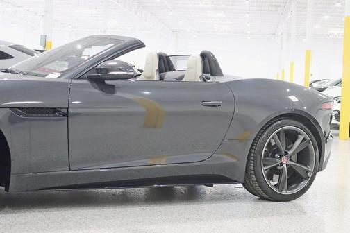 2019 Jaguar F-TYPE R