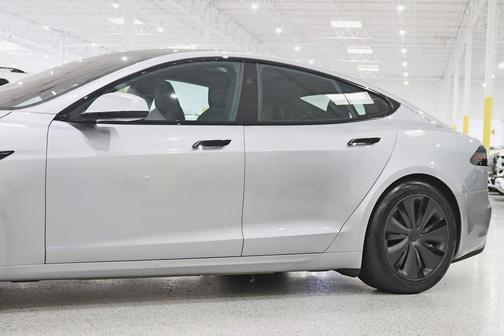 2024 Tesla Model S Base