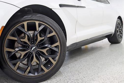 Lunar White 2021 Aston Martin DBX Base